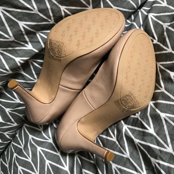 Kelly & Katie Heels, Round Toe - Nude, Size 8 - Picture 6 of 16